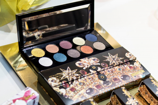 pat mcgrath mothership eye shadow palette lying on a white table